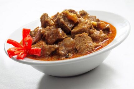Beef Curry with Rice or Naan(Each)